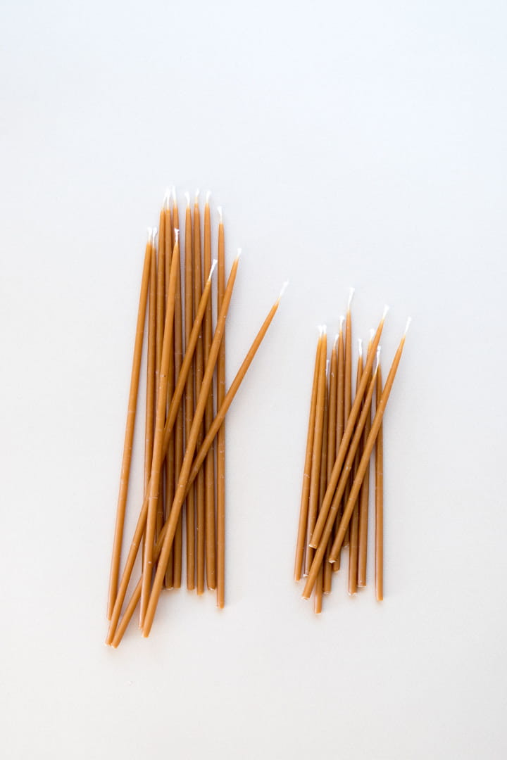 bursztynowe-swiece-na-romantyczna-kolacje